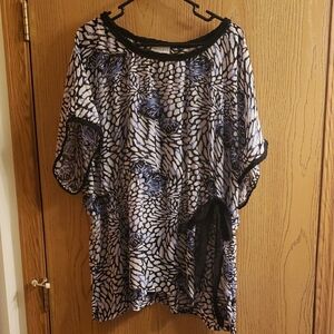 Fashion Bug Black and Gray Boxy Tunic Top